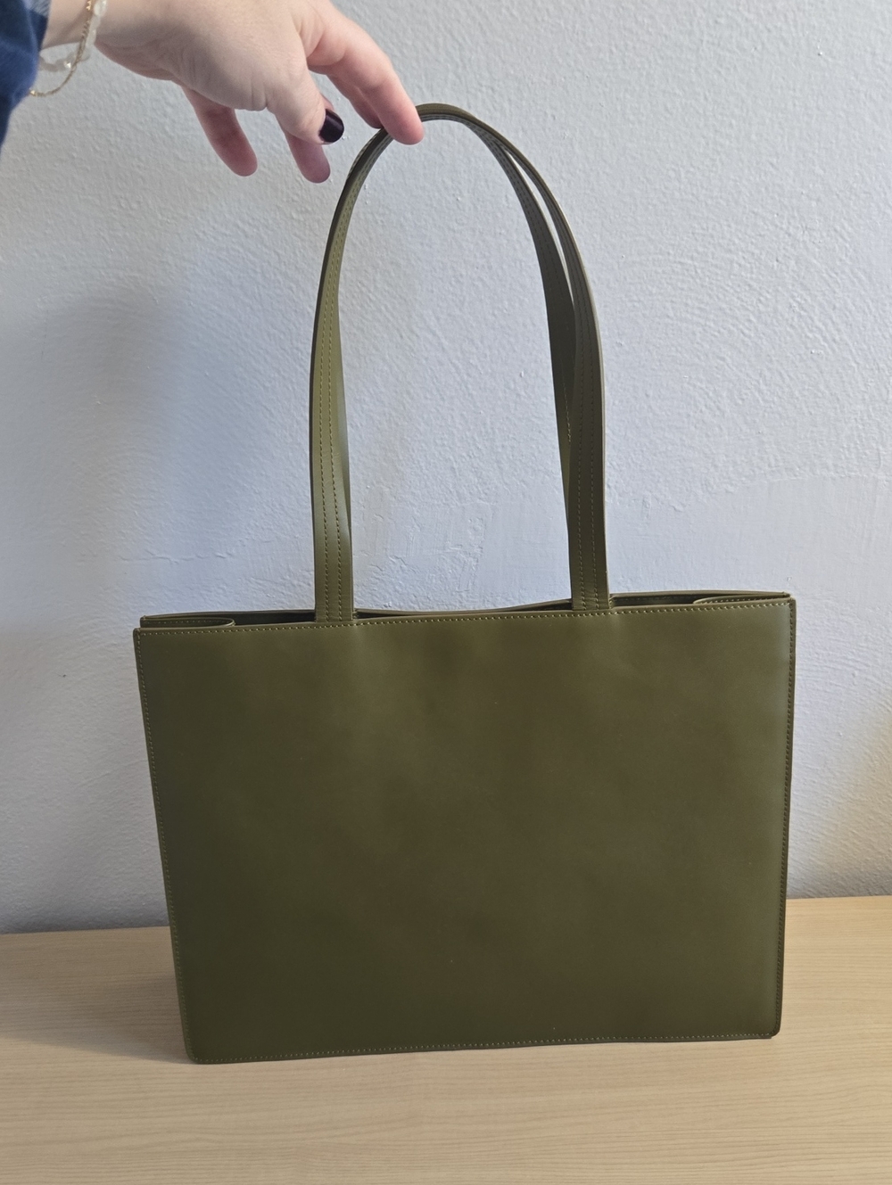 RARE - Baggu Olive Structured Leather Tote - Picture 4 of 4